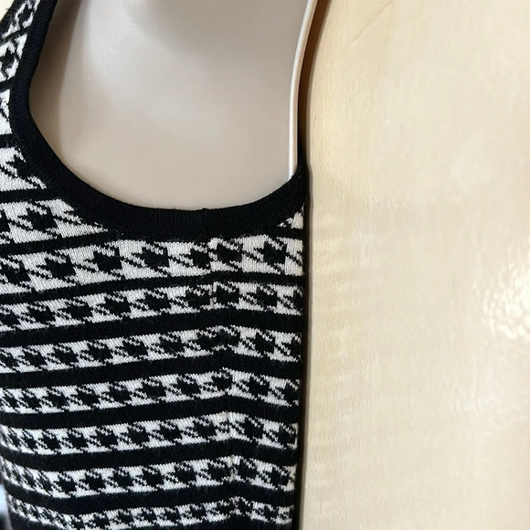 Guess by Marciano black and white low cut sweater dress size S - Picture 11 of 14